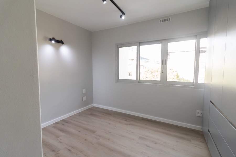 3 Bedroom Property for Sale in Sea Point Western Cape